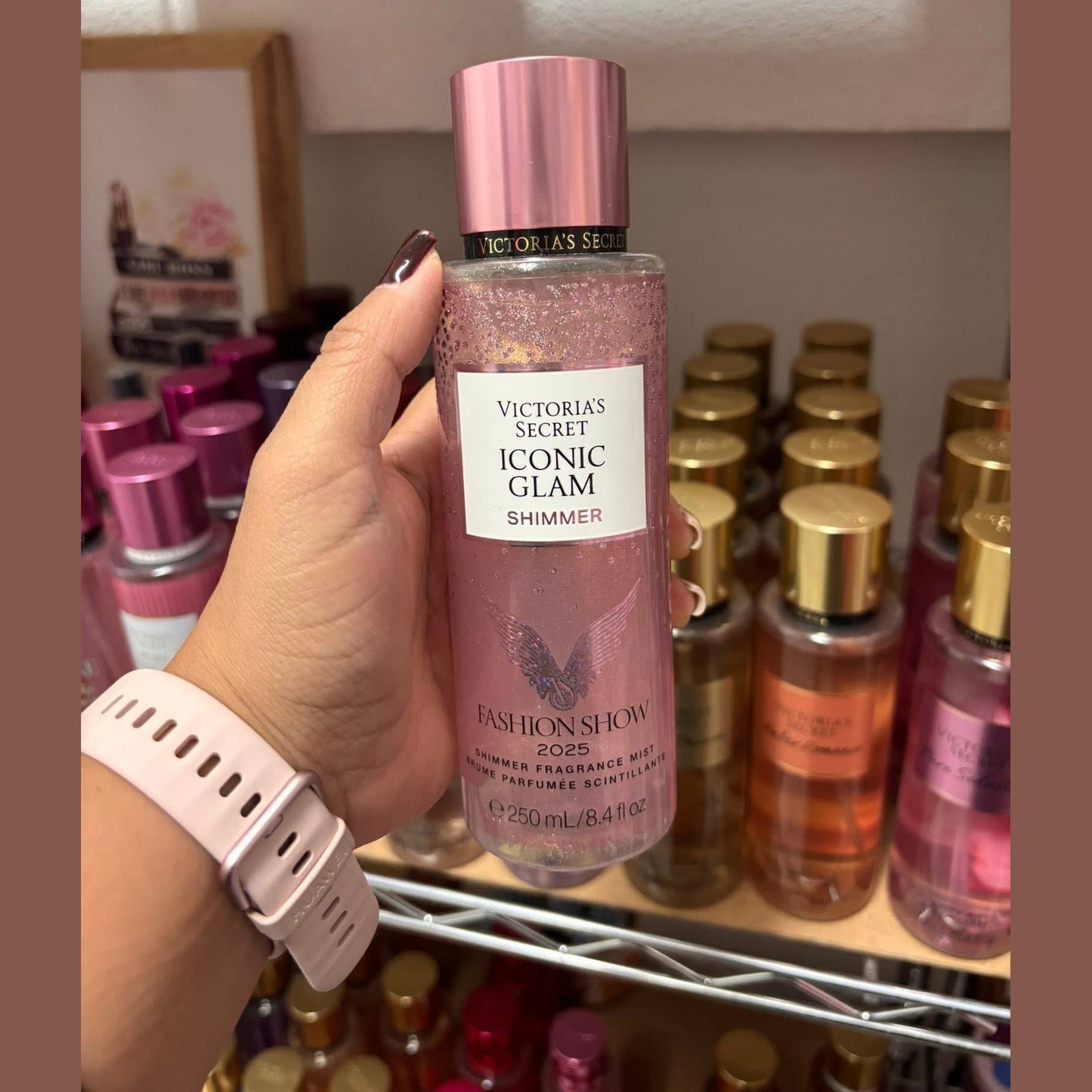 Victoria’s Secret – Iconic Glam Shimmer (Fashion Show 2025)