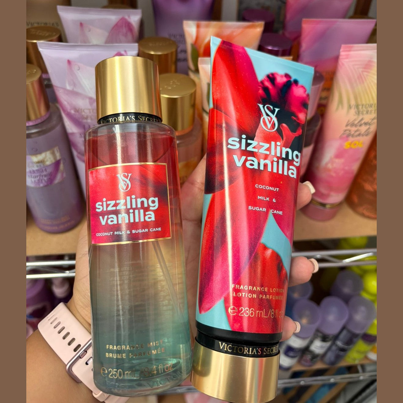Victoria’s Secret Duo Sizzling Vanilla (Body Mist 250 ml + Crema Corporal)